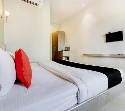 CAPITAL O75241 Hotel Silver Star