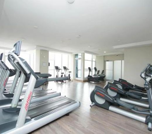 PlanURstay- Mississauga Downtown Square One Shopping Centre