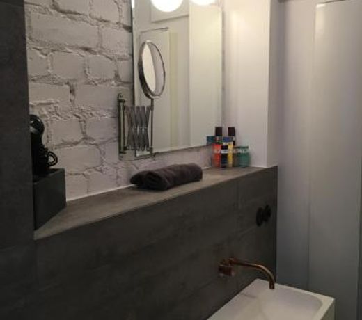 Square Rooms 8