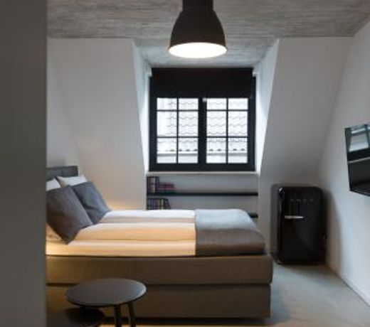 Square Rooms 8