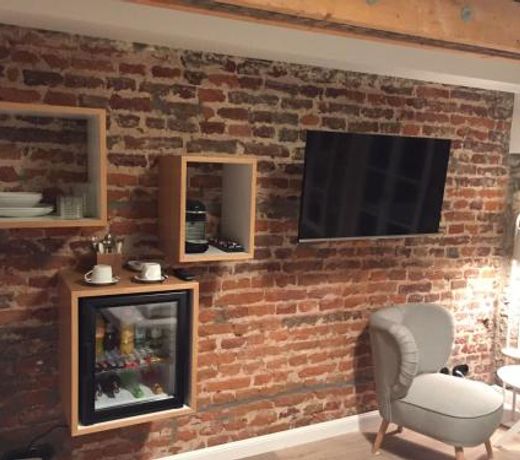 Square Rooms 20