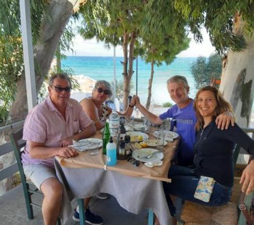 Family getaway, spacious and luxurious, sea view, terrace, next to Voula beach, 20min from center