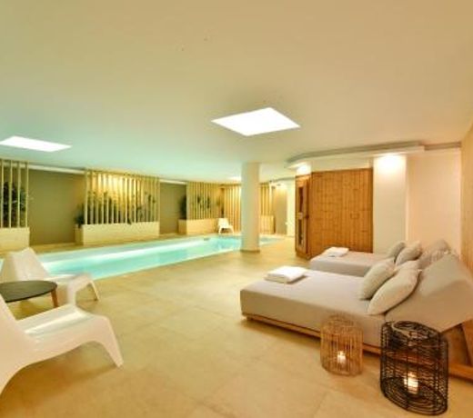 Aqua Villa