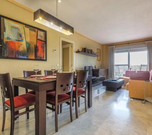 Sensacional Apt 2 Hab 2 banos 4 pax Aljarafe Metro
