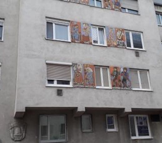 Airport Apartment 6