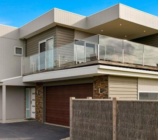 Swan Bay Views