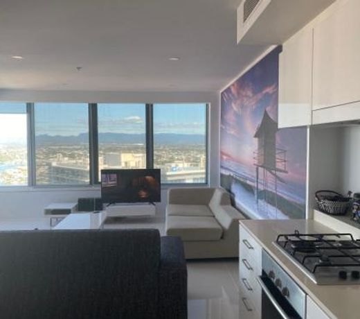 Private Apartment at Surfers Paradise