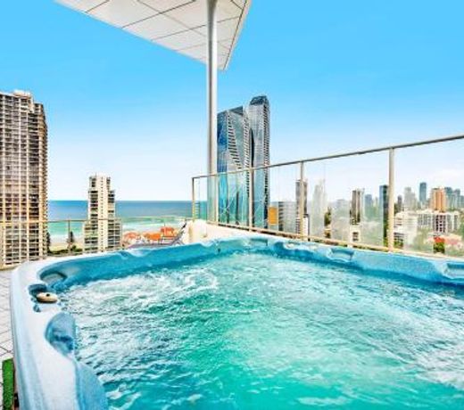 Executive Penthouse with Rooftop Spa - AMAZING! - Wings Resort Surfers Paradise