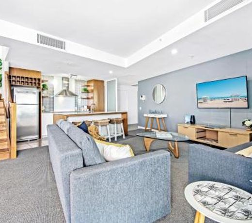 Executive Penthouse with Rooftop Spa - AMAZING! - Wings Resort Surfers Paradise