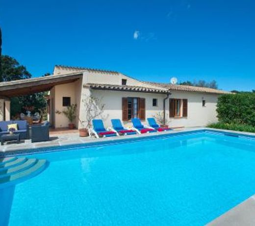 Family Villa Teo with Private Pool