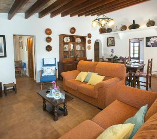 Family Villa Teo with Private Pool