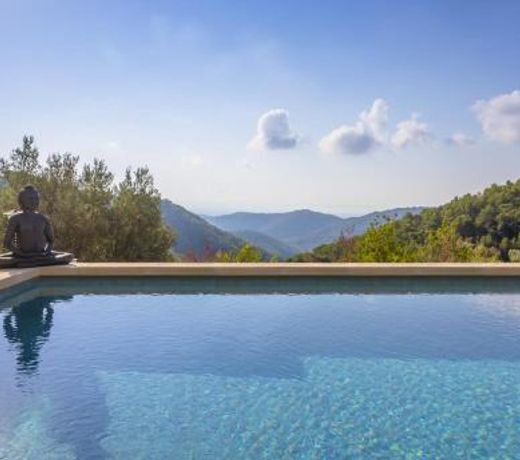 Luxurious finca with spectacular sea and mountain views