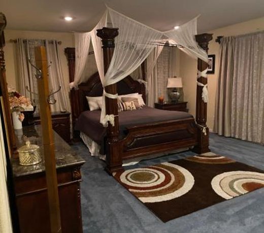 Beautiful 2 Story Fun Furnished Vacation Rental