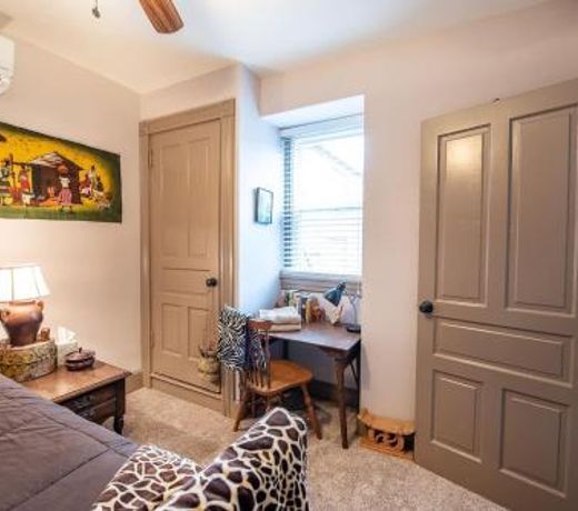Lancaster City Apartment Near Convention Center