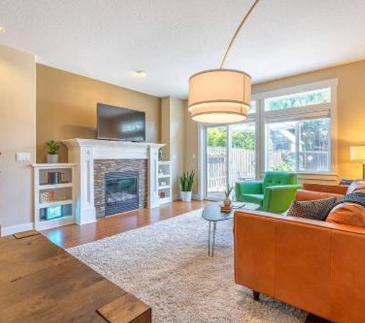 Modern home, Four bedrooms, King Beds