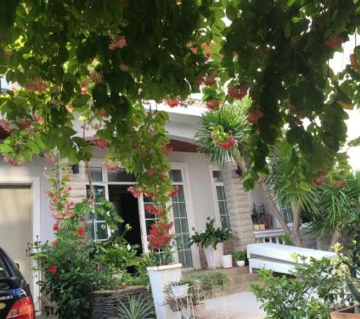 Nancy Caviar Villa