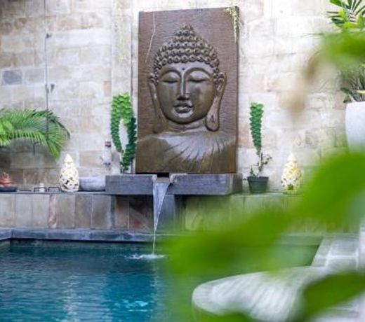 Pura Villa