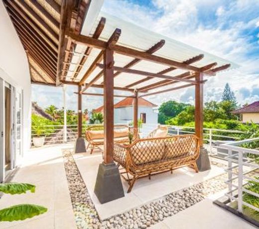 Villa Milano - Private 6 BDR Villa in Seminyak, prime Location, Pool & Garden