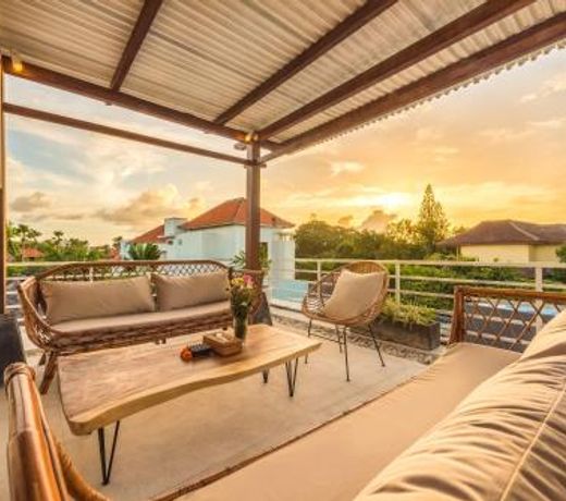 Villa Milano - Private 6 BDR Villa in Seminyak, prime Location, Pool & Garden