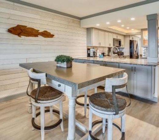 Land's End #202 building 10 - BEACHFRONT / FULLY REMODELED!!