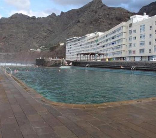 Above The Sea Apartment