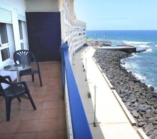 Above The Sea Apartment