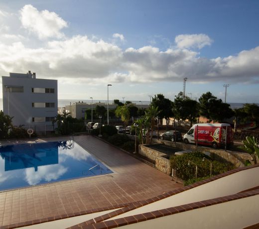 Oceanview Apartment *Communal Pool *Terrace