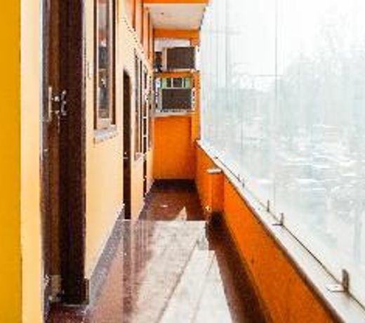 OYO 42936 Moti Mahal Inn