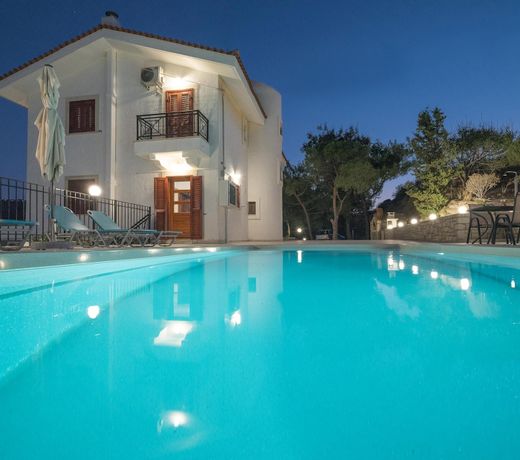 Villa Aura Pine with private pool
