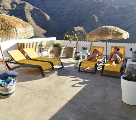 Vilna House with private pool, jacuzzi and garden -Optional pool and jacuzzi heating