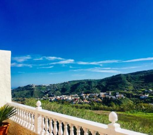 CASA ROSALIA. APARTAMENTO CON VISTAS A LA MONTANA