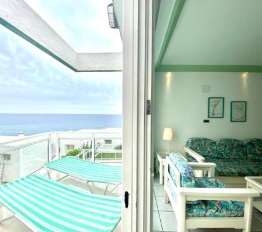Apartamento con 1 dormitorio y vista parcial a oceano, en segunda linea, en Playa del Aguila