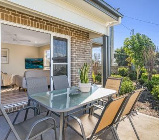Newcastle Short Stay Accommodation - Adamstown Townhouses