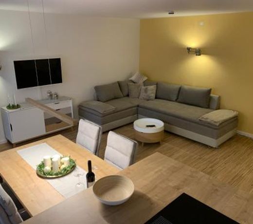 Moderne Ferienwohnung nahe SWR und Golfplatz