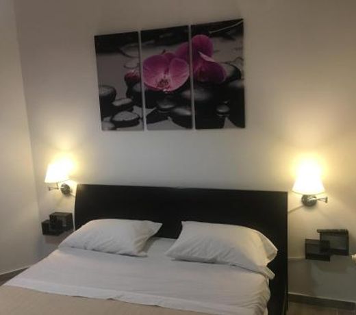 Pirinis Luxury Apartment