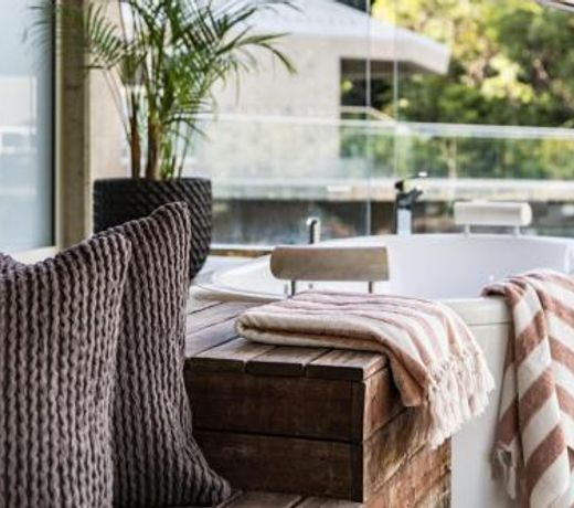Alkira Award Winning Luxury Beachfront Rainforest Holiday House