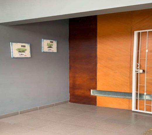 Platinum Setramurni Guest House Bandung 3BR