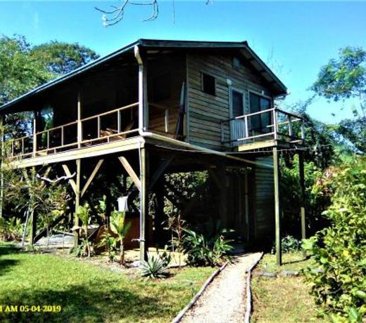 Sanpopo Tree Top Cottage - A Gold Standard Tourism Approved Vacation Home
