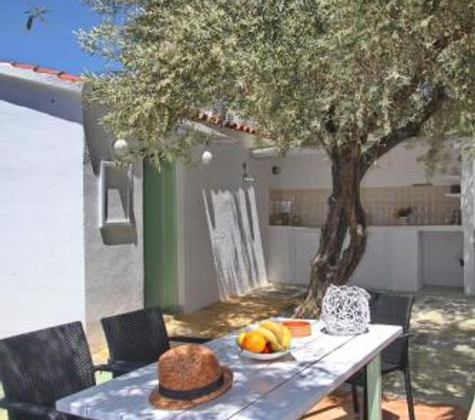 Liogerma Cottage