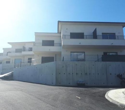 charmant studio dans residence neuve et calme