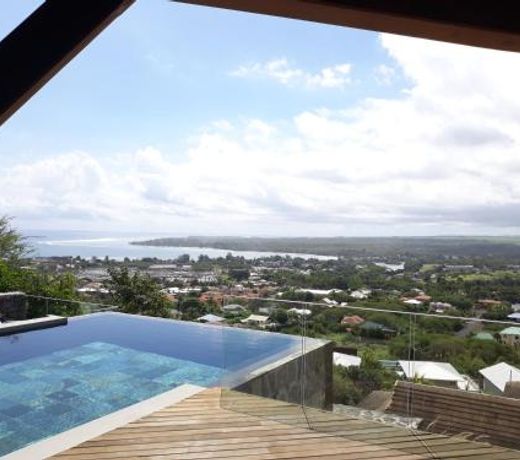 21LG Tamarin View