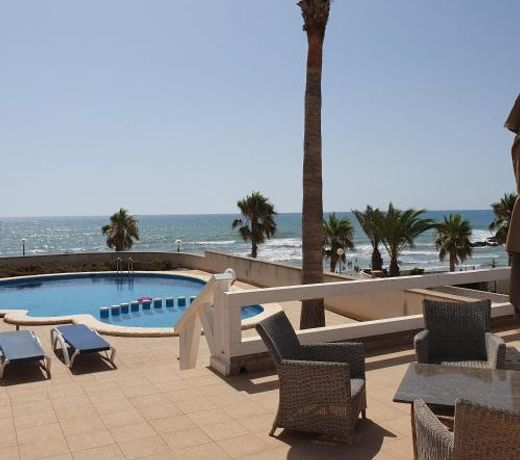 Frontline Beach Villa Playa Flamenca