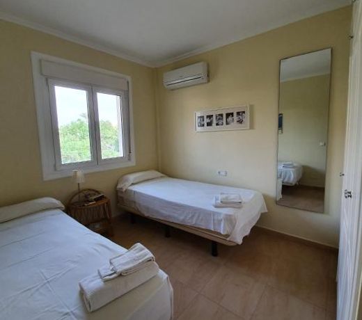 Frontline Beach Villa Playa Flamenca