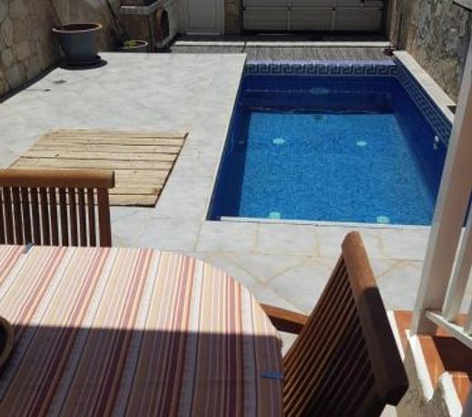 Apartment With Private Pool And Close To The Beach