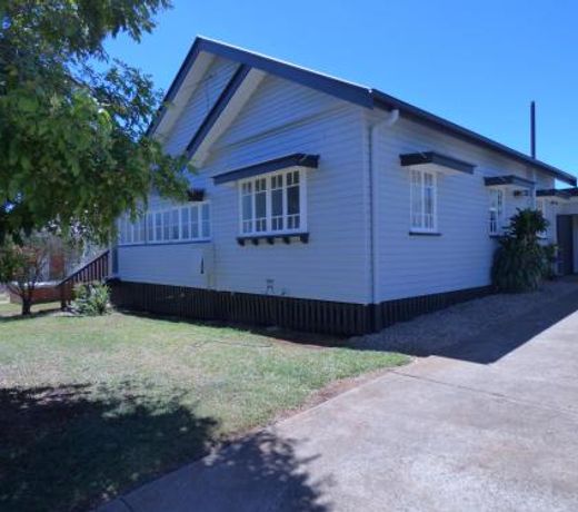 Lilly Pilly House