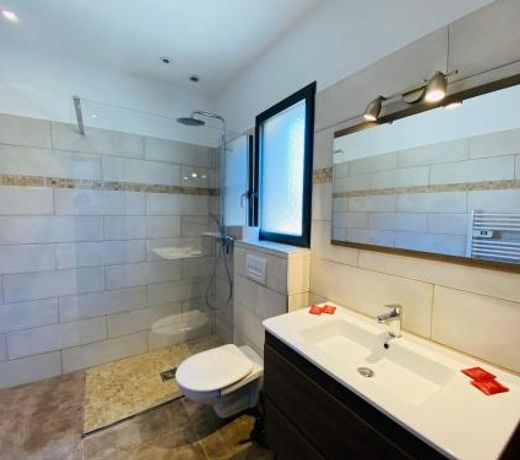 Appartement une chambre avec vue mer et montagnes, proche du centre -1