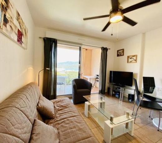 A Funtana deux chambres, vue mer, piscine et tennis