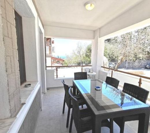 2 + 1 apartment in the center of Datca with sea view. Super location