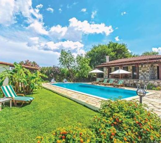 Villa D'Louca