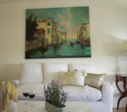 Kingston Luxury Condo Apartment
